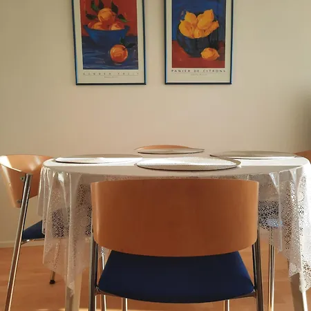 Topi Top-floor Apartment, Balcony, Parking